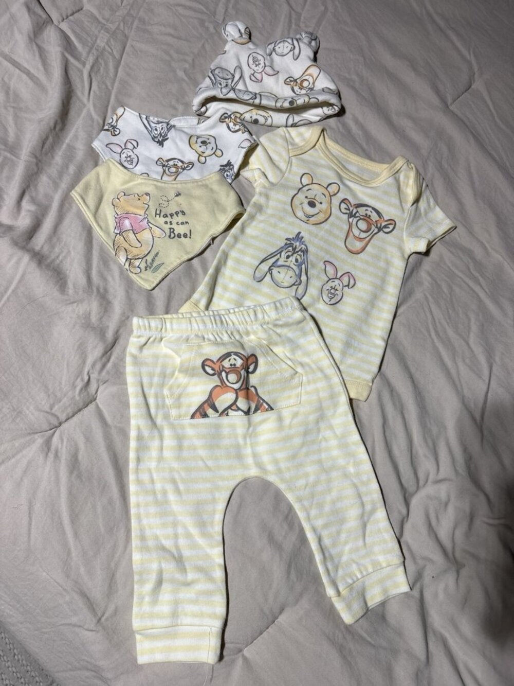 Disney 3-6 Months Winnie the Pooh Baby Matching Set Top Pants Hat & Bibs Outfit